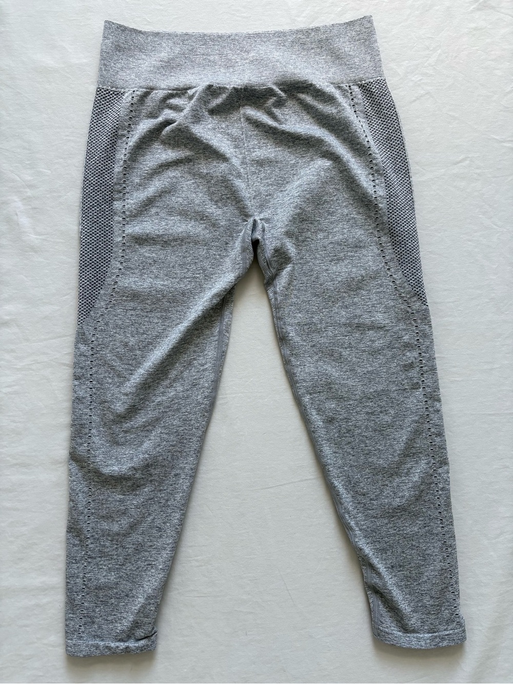 Fabletics M Gray Seamless High Rise 7/8 Leggings Mesh Ventilated Athletic